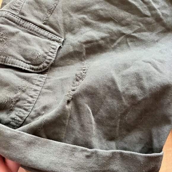 Guess Women's Green Cargo Shorts - Picture 8 of 14